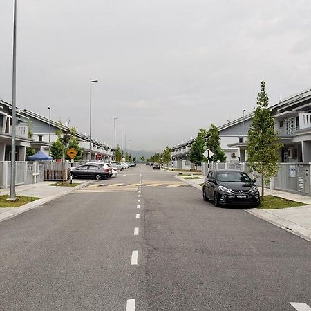 Sr Home-Stay @ Klia Kuala Lumpur Extérieur photo