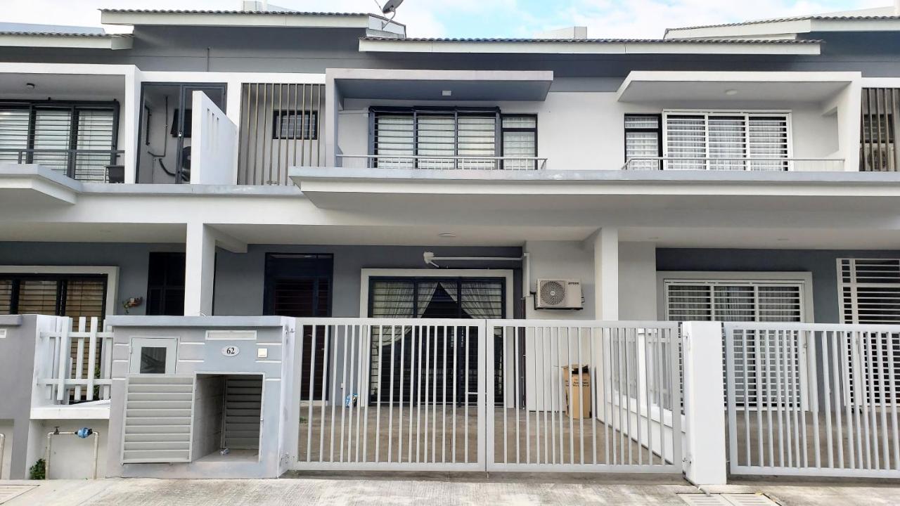 Sr Home-Stay @ Klia Kuala Lumpur Extérieur photo