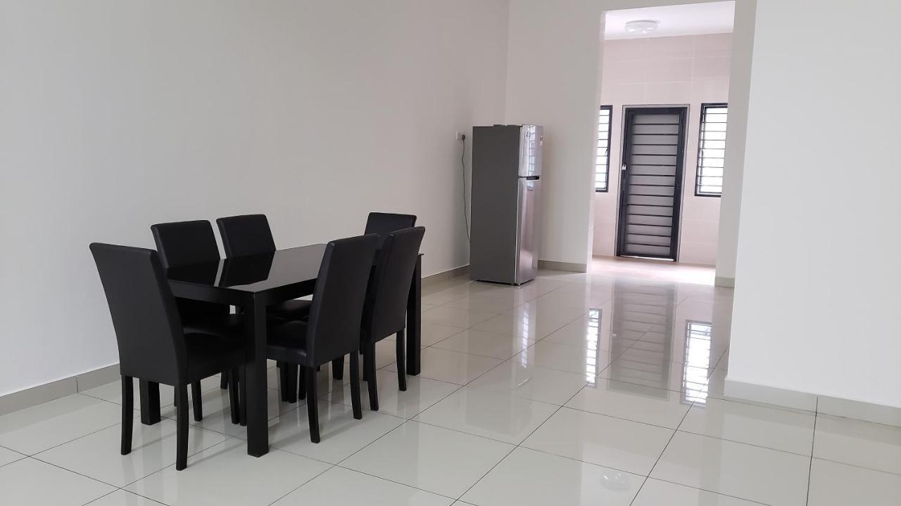 Sr Home-Stay @ Klia Kuala Lumpur Extérieur photo